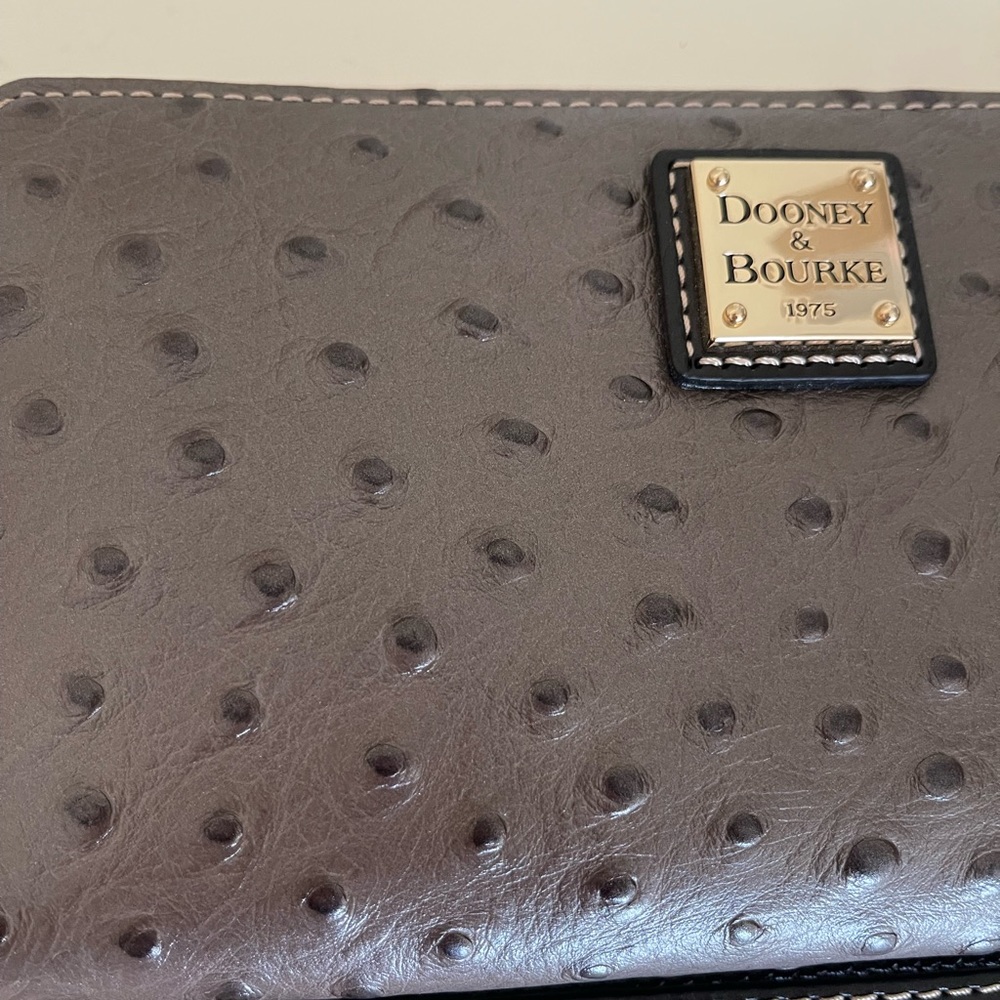 Dooney & Bourke zip clutch wristlet